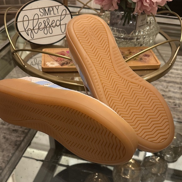 🆕 Adidas Barreda Decode Women's Beige and Light Blue Sneakers. BRAND NEW w/o box - Picture 5 of 11